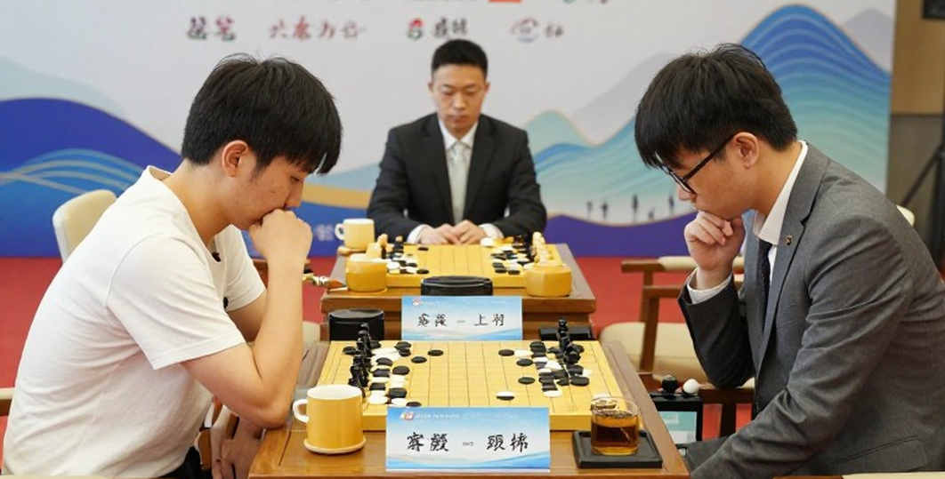 ChessBase tháng Tám: Petroff, hai khóa thế trận và cách ngành huấn luyện cờ vua bán kỹ năng thay vì lý thuyết