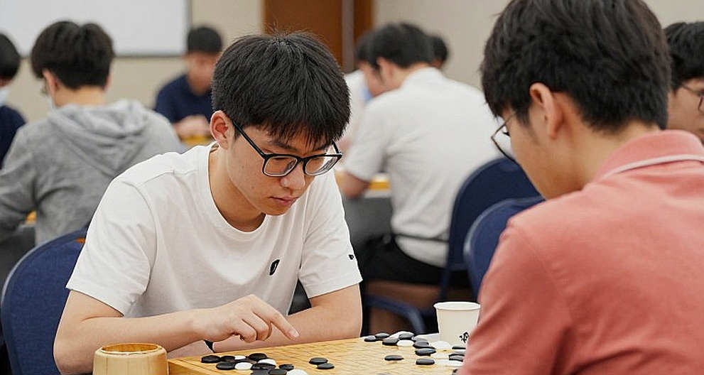 Atyrau Masters: Hai hạt giống hàng đầu gục ngã ngay vòng khai cuộc