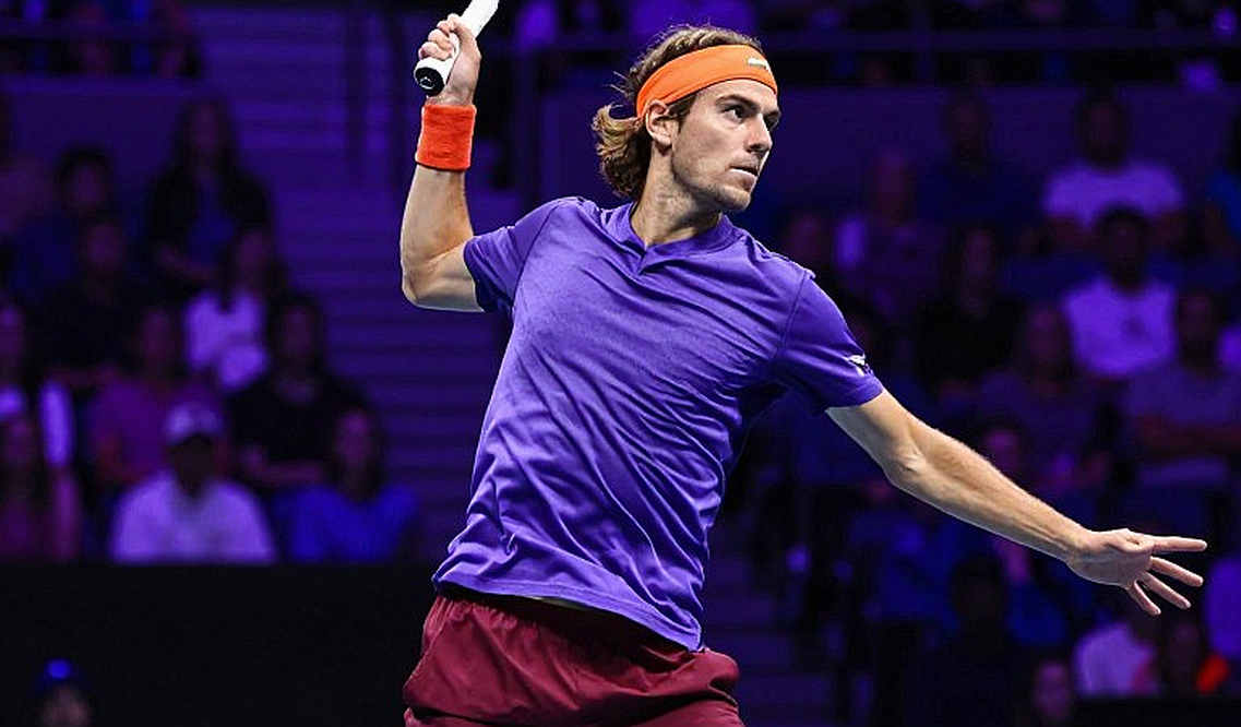 Djokovic gây sốc rời US Open sớm, Raducanu trở lại tại China Open