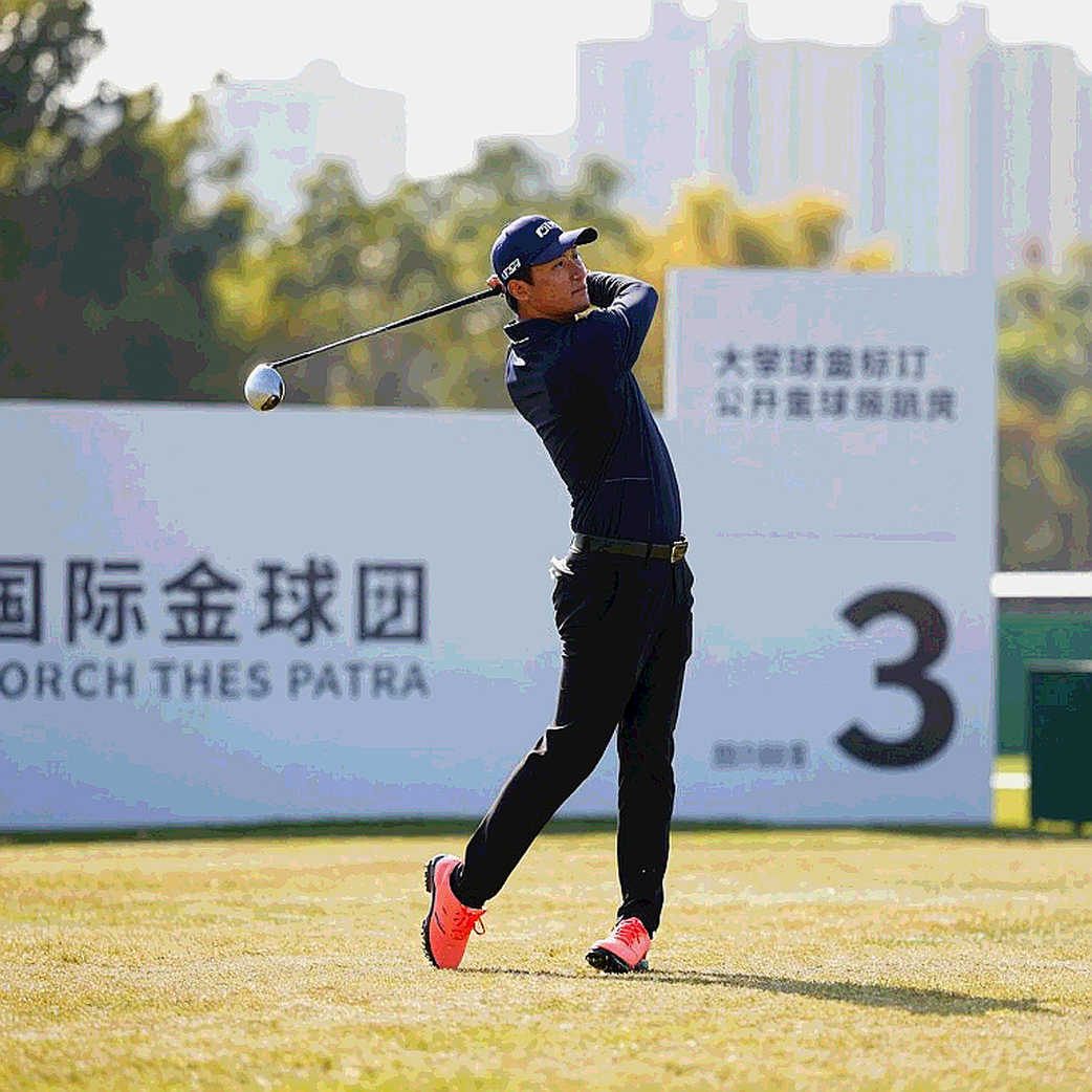 Caddie rời túi giữa vòng ở Biltmore Championship: Alejandro Tosti và bài toán lao động không có bảng điểm