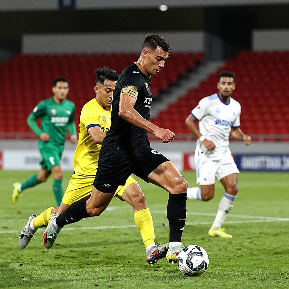 U17 Việt Nam và bảy gương mặt mới: Roland gia cố hàng thủ trước World Cup 2026