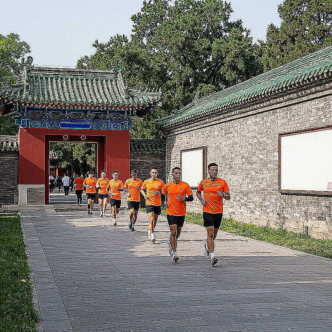 Dennis Man – Kẻ bị lãng quên giữa vòng xoáy chuyển nhượng