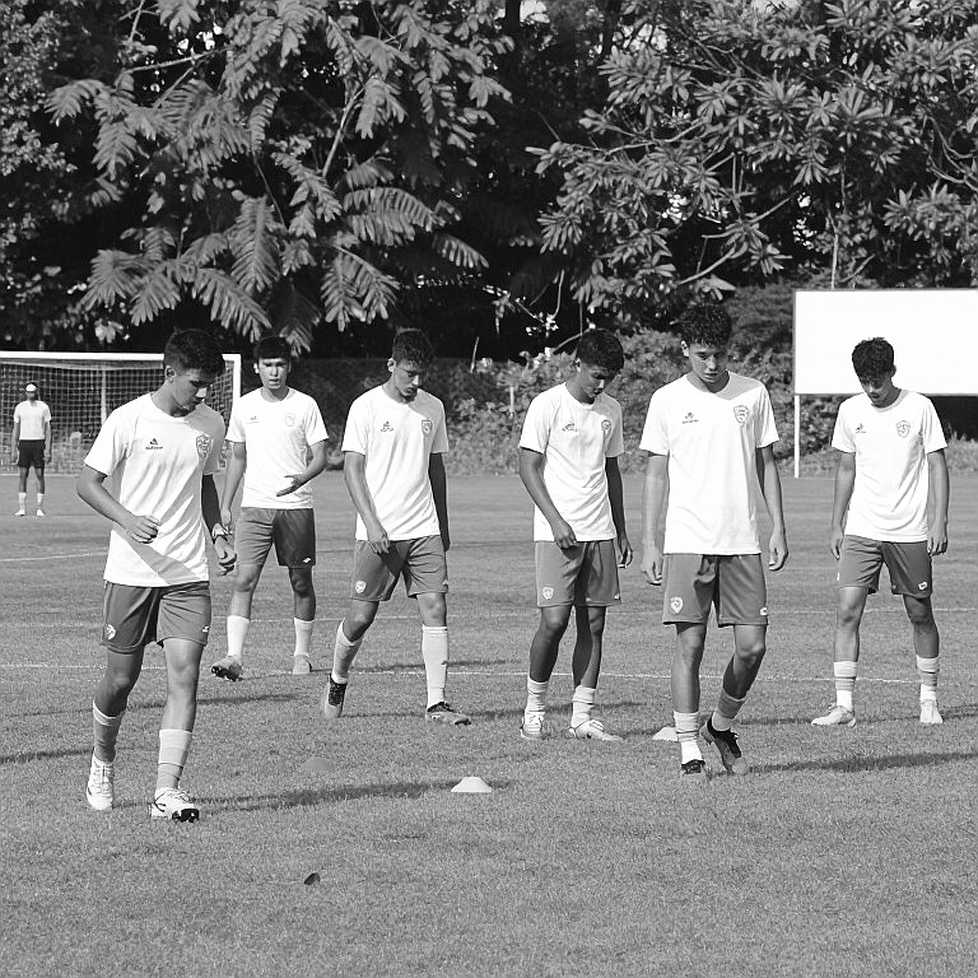 Ravanelli, Zhegrova và bài toán 10 bàn: một lời khen thiếu dữ liệu